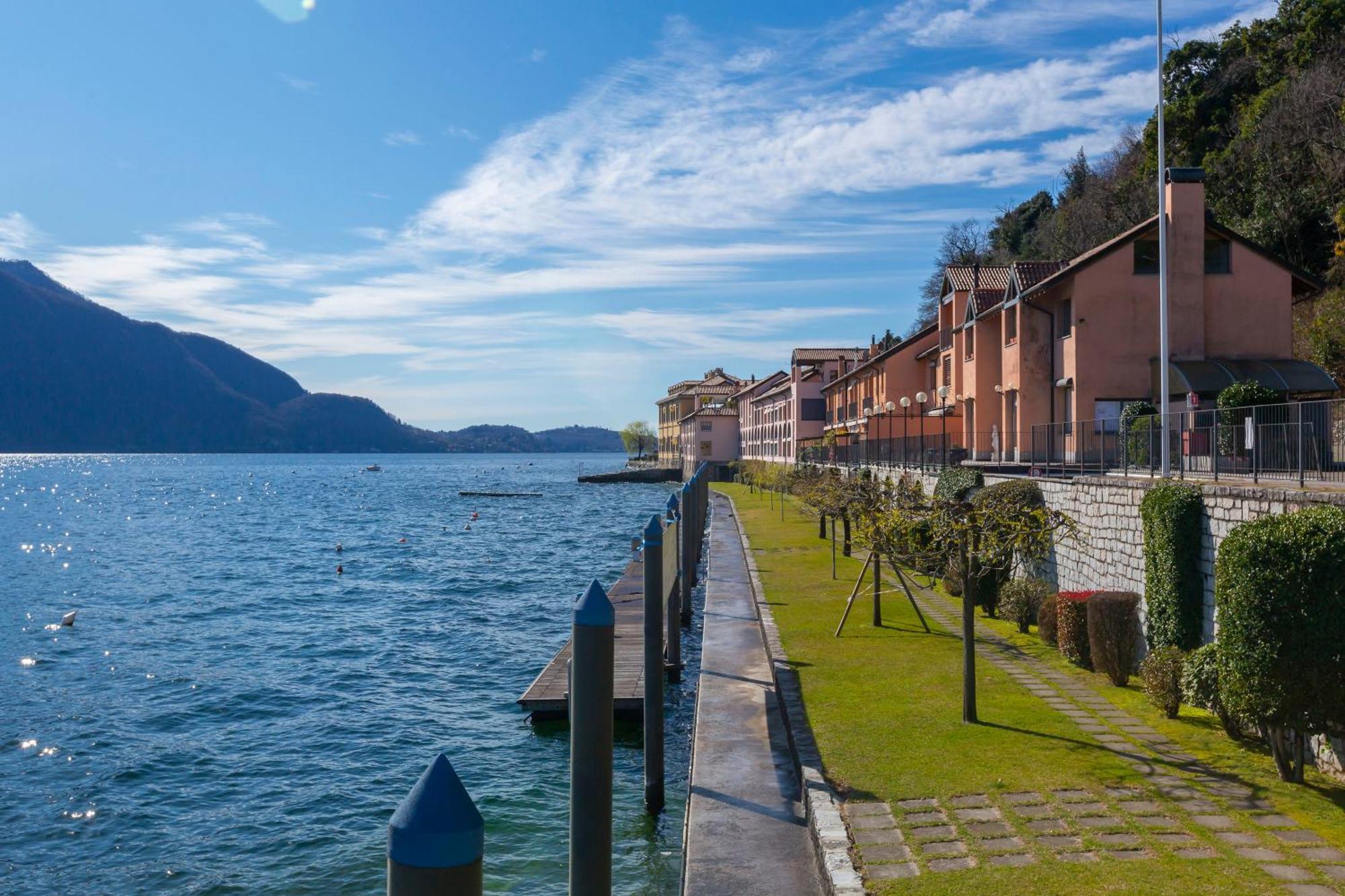 Blu Lake Apartment On Ghiffa Beach - Happy Rentals Bagian luar foto